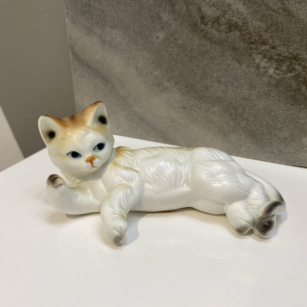 Vintage Enesco Cat Figurine Porcelain Kitten Tabby Kitty 1984